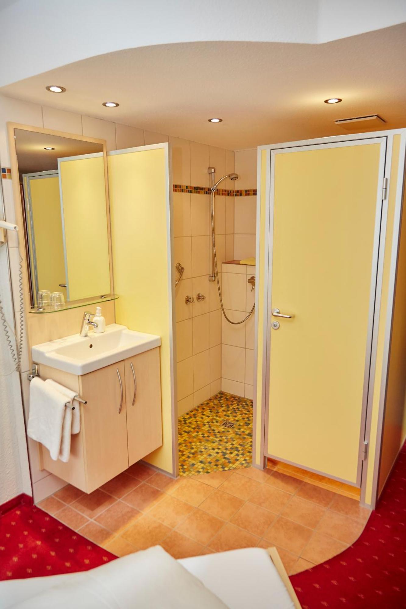 Flair Hotel Landgasthof Roger เลอเวนชไตน์ ภายนอก รูปภาพ