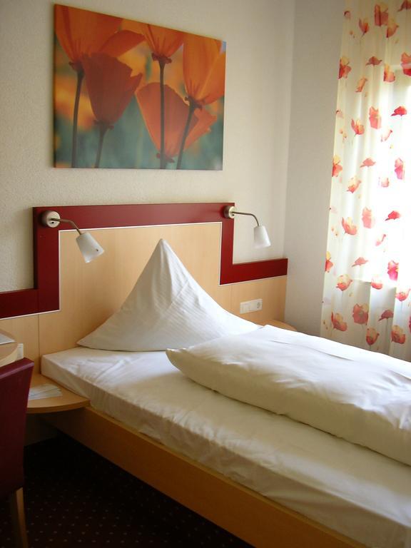 Flair Hotel Landgasthof Roger เลอเวนชไตน์ ภายนอก รูปภาพ